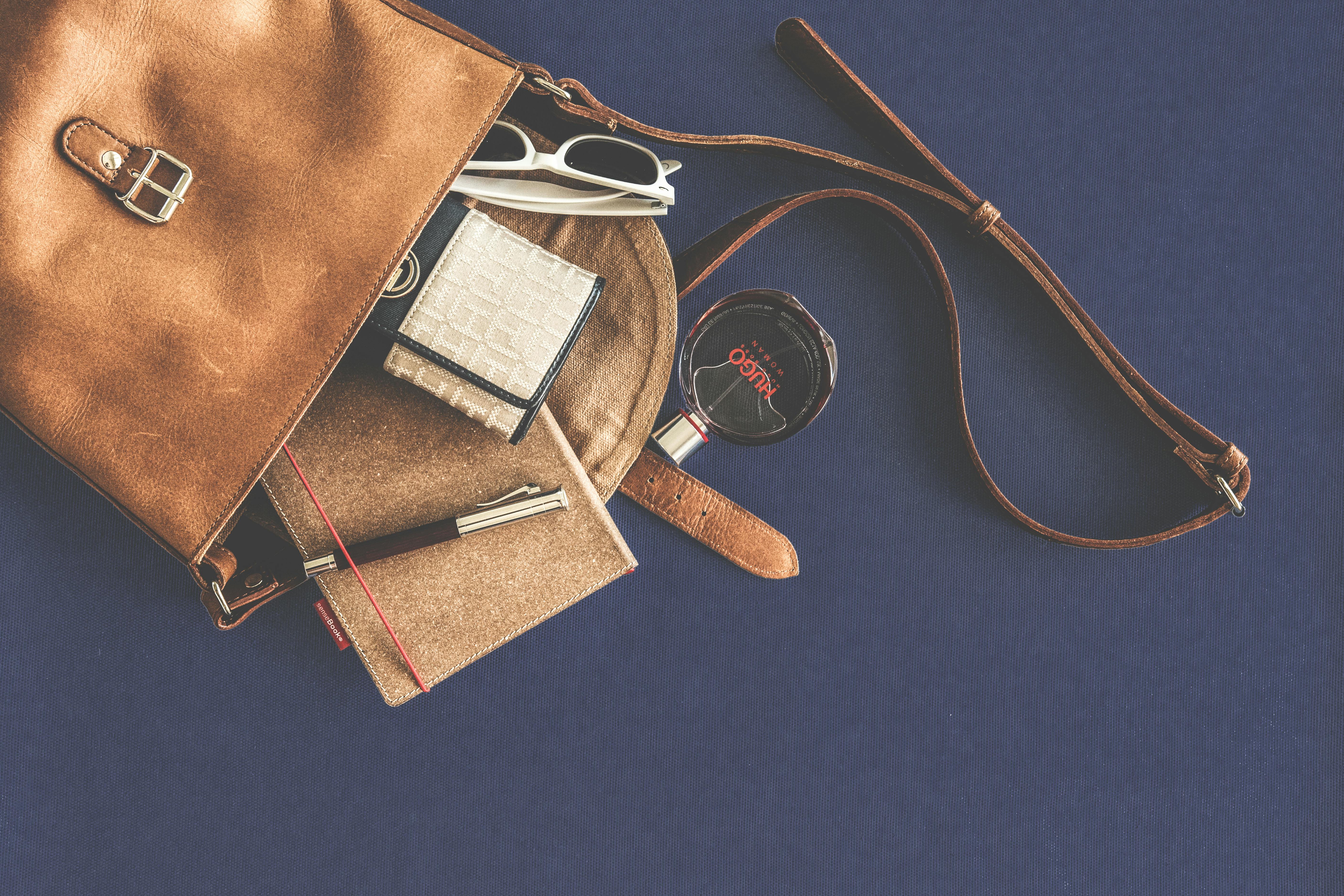 Make your handbag more fun & colorful……